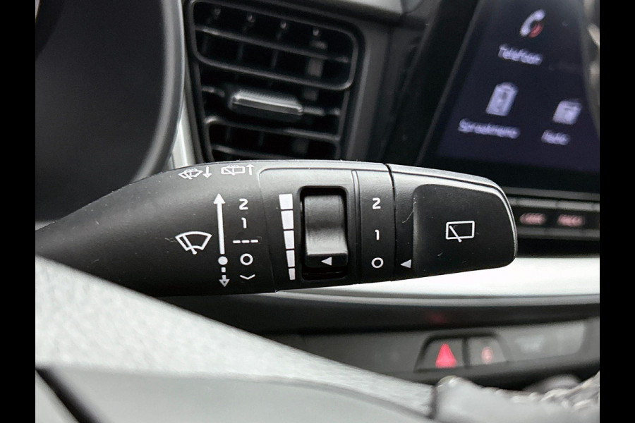 Kia Stonic 1.0 T-GDi 120pk MHEV DynamicLine Auto. Navigatie Apple Carplay/Android Auto Camera Parkeersensoren achter Cruise Control Lichtmetalen velgen Airco