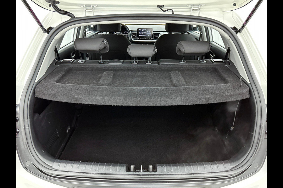 Kia Stonic 1.0 T-GDi 120pk MHEV DynamicLine Auto. Navigatie Apple Carplay/Android Auto Camera Parkeersensoren achter Cruise Control Lichtmetalen velgen Airco
