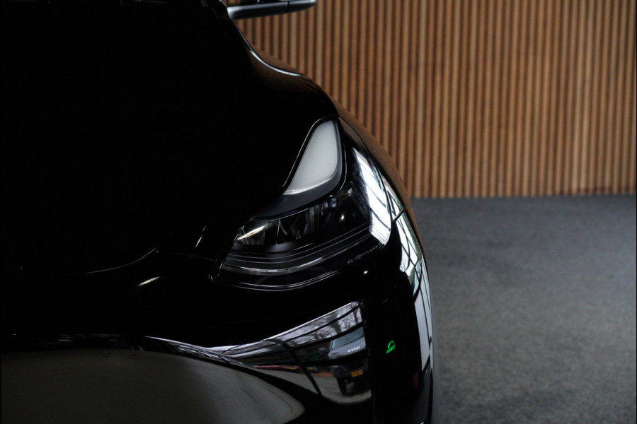 Tesla Model Y SOH: 96,7% Navi 360° Leder ACC Autopilot PDC Elektr. achterklep Stoelverwarmimg voor en achter Stuurverwarming Optie: Full Self-Driving Capability BTW auto