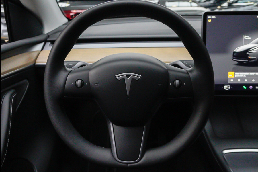 Tesla Model Y SOH: 96,7% Navi 360° Leder ACC Autopilot PDC Elektr. achterklep Stoelverwarmimg voor en achter Stuurverwarming Optie: Full Self-Driving Capability BTW auto