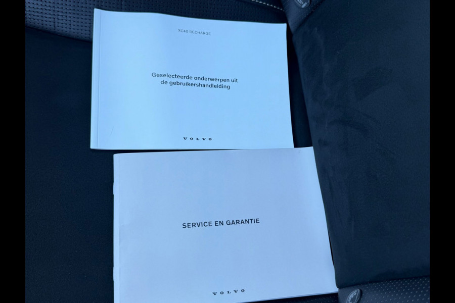 Volvo XC40 Recharge P8 AWD R-Design, panoramadak, electr bedienbare trekhaak, VOL OPTIES, 1 e eigenaar, Origineel NL auto met nap