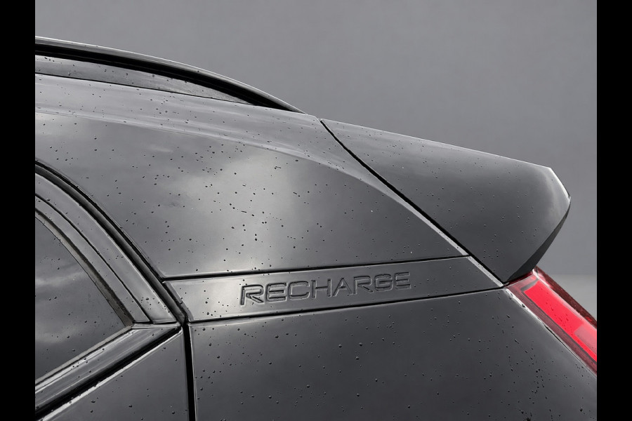 Volvo XC40 Recharge P8 AWD R-Design, panoramadak, electr bedienbare trekhaak, VOL OPTIES, 1 e eigenaar, Origineel NL auto met nap