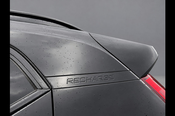 Volvo XC40 Recharge P8 AWD R-Design, panoramadak, electr bedienbare trekhaak, VOL OPTIES, 1 e eigenaar, Origineel NL auto met nap