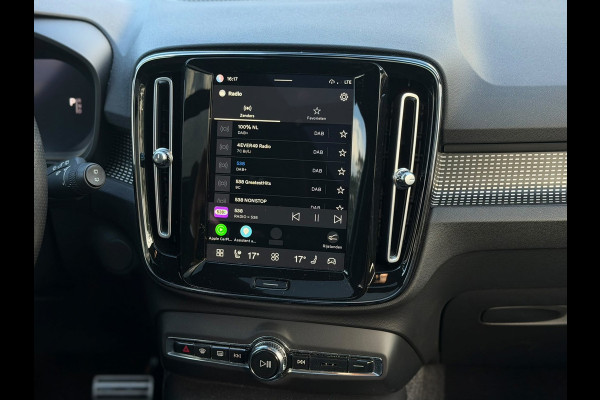 Volvo XC40 Recharge P8 AWD R-Design, panoramadak, electr bedienbare trekhaak, VOL OPTIES, 1 e eigenaar, Origineel NL auto met nap