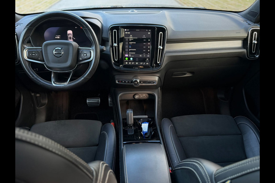 Volvo XC40 Recharge P8 AWD R-Design, panoramadak, electr bedienbare trekhaak, VOL OPTIES, 1 e eigenaar, Origineel NL auto met nap