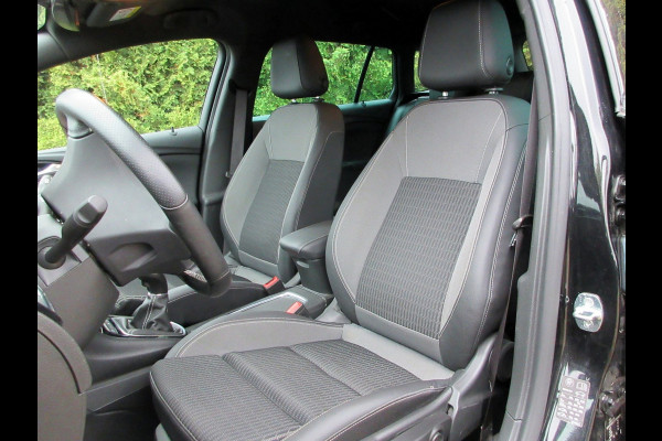 Opel Astra Sports Tourer 1.2 Elegance * Navi * Trekhaak *