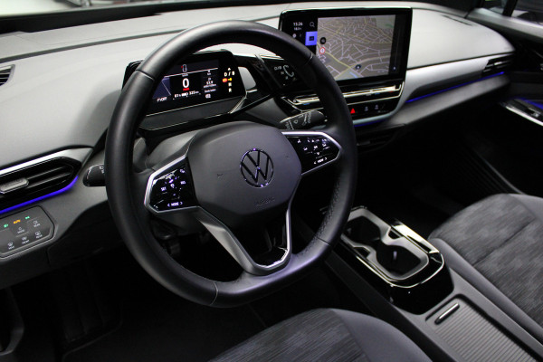 Volkswagen ID.4 Pro Navi HUD ACC Camera Warmtep. Carplay PDC Stuurverwarm. LM velgen Climate (3 zone) Interieur voorverwarming & koeling