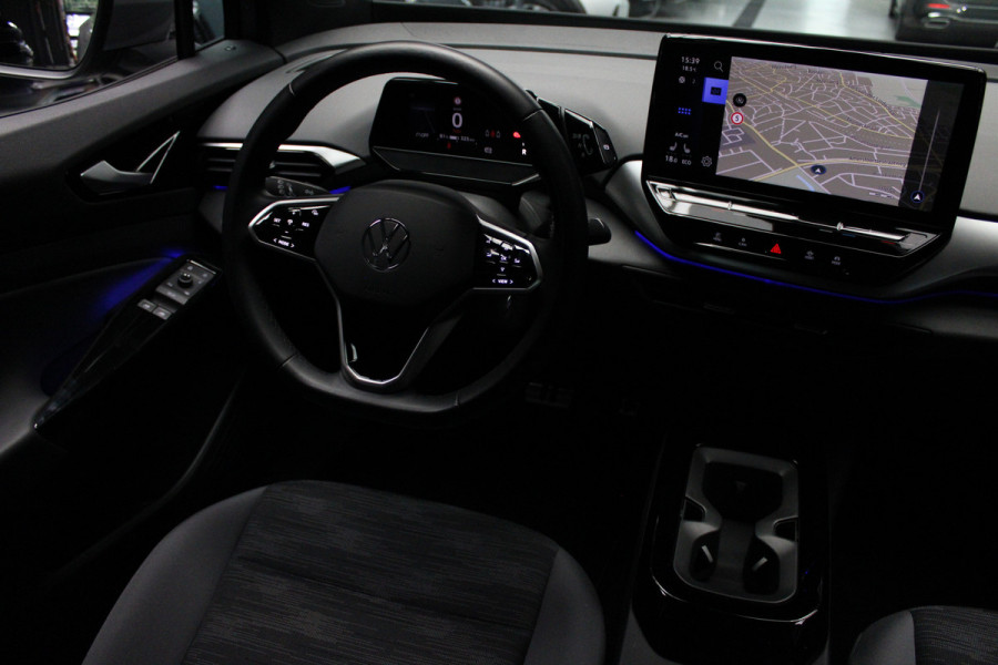 Volkswagen ID.4 Pro Navi HUD ACC Camera Warmtep. Carplay PDC Stuurverwarm. LM velgen Climate (3 zone) Interieur voorverwarming & koeling