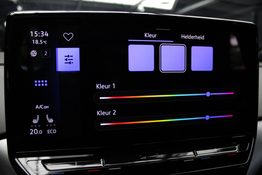 Volkswagen ID.4 Pro Navi HUD ACC Camera Warmtep. Carplay PDC Stuurverwarm. LM velgen Climate (3 zone) Interieur voorverwarming & koeling