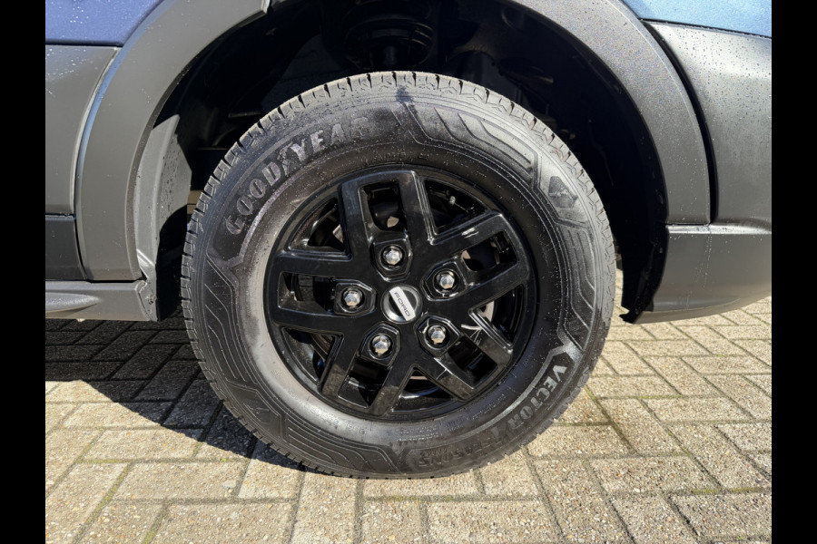 Ford Transit 350 2.0 TDCI 170pk L3H2 DC 5 persoons Trend / vaste prijs rijklaar € 25.950 ex btw / euro 6 / bpm vrij / lease vanaf € 424 / raptor grille / blauw metallic / trekhaak 2500 kg