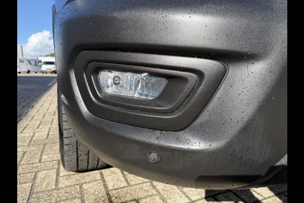Ford Transit 350 2.0 TDCI 170pk L3H2 DC 5 persoons Trend / vaste prijs rijklaar € 25.950 ex btw / euro 6 / bpm vrij / lease vanaf € 424 / raptor grille / blauw metallic / trekhaak 2500 kg