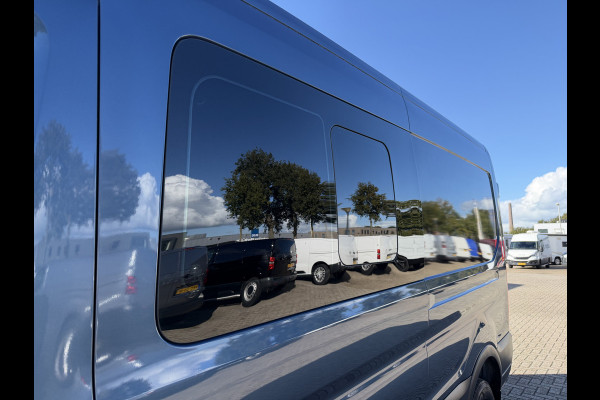 Ford Transit 350 2.0 TDCI 170pk L3H2 DC 5 persoons Trend / vaste prijs rijklaar € 25.950 ex btw / euro 6 / bpm vrij / lease vanaf € 424 / raptor grille / blauw metallic / trekhaak 2500 kg