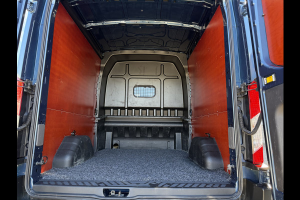 Ford Transit 350 2.0 TDCI 170pk L3H2 DC 5 persoons Trend / vaste prijs rijklaar € 25.950 ex btw / euro 6 / bpm vrij / lease vanaf € 424 / raptor grille / blauw metallic / trekhaak 2500 kg
