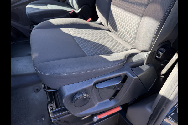 Ford Transit 350 2.0 TDCI 170pk L3H2 DC 5 persoons Trend / vaste prijs rijklaar € 25.950 ex btw / euro 6 / bpm vrij / lease vanaf € 424 / raptor grille / blauw metallic / trekhaak 2500 kg