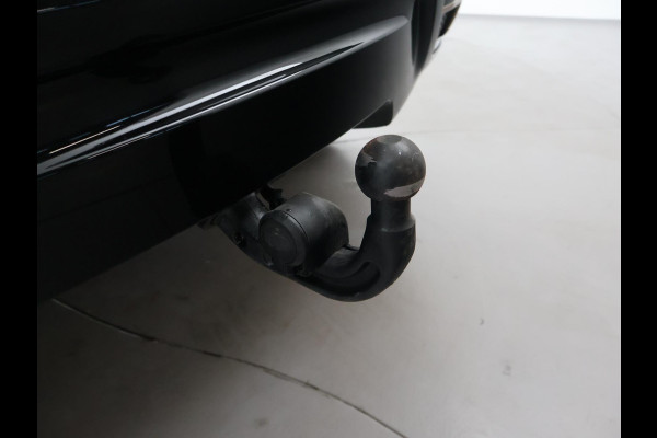 Land Rover Range Rover Evoque 1.5 P300e AWD BRONZE COLLECTION R DYNAMIC + PANORAMA | TREKHAAK | MERIDIAN | 20 INCH