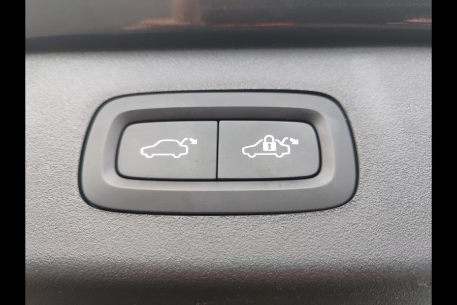 Lynk & Co 01 1.5 262pk Plug-in Pano Trekhaak Stoelverw Adaptive-CC 360° Nav/Cam PHEV