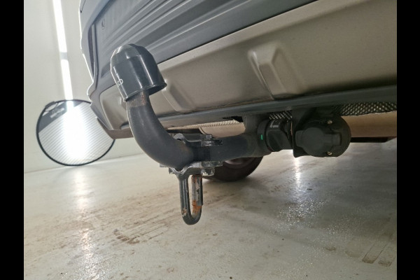 Lynk & Co 01 1.5 262pk Plug-in Pano Trekhaak Stoelverw Adaptive-CC 360° Nav/Cam PHEV