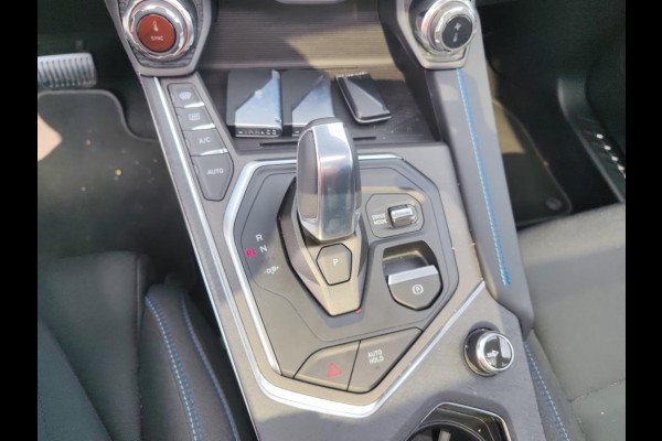 Lynk & Co 01 1.5 262pk Plug-in Pano Trekhaak Stoelverw Adaptive-CC 360° Nav/Cam PHEV