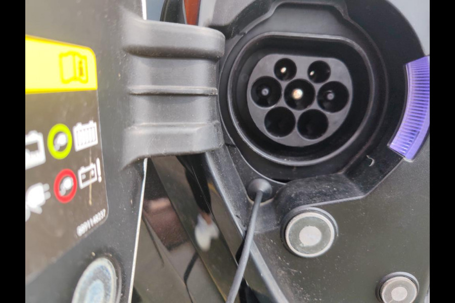 Lynk & Co 01 1.5 262pk Plug-in Pano Trekhaak Stoelverw Adaptive-CC 360° Nav/Cam PHEV