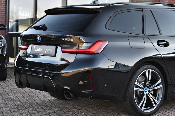 BMW 3 Serie Touring 330e M-Sport Pano DA-Prof E-zetels HUD 19inch