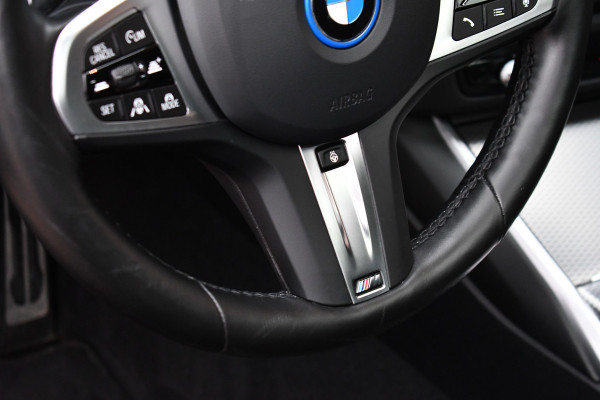 BMW 3 Serie Touring 330e M-Sport Pano DA-Prof E-zetels HUD 19inch