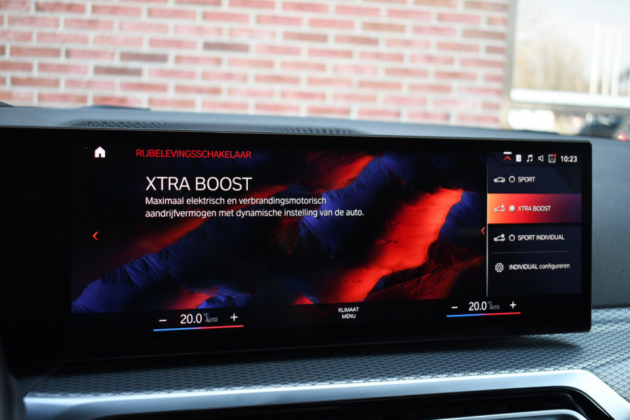 BMW 3 Serie Touring 330e M-Sport Pano DA-Prof E-zetels HUD 19inch