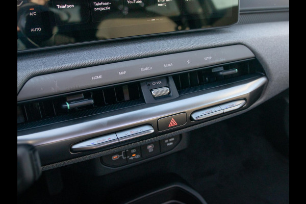 Kia EV4 Plus Advanced 81.4 kWh | Schuif-/Kanteldak | Stoel&Stuur Verwarming | Adapt. Cruise. | Camera | Carplay | Navi. | Clima. | Dodehoekassistentie | Harman Kardon
