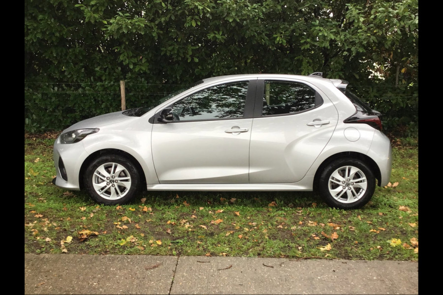 Mazda 2 Hybrid 1.5 Centre-line / Toyota Yaris