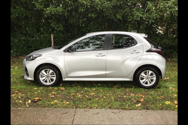 Mazda 2 Hybrid 1.5 Centre-line / Toyota Yaris