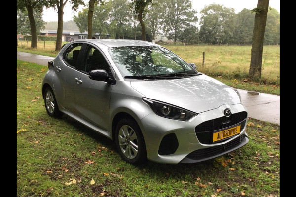 Mazda 2 Hybrid 1.5 Centre-line / Toyota Yaris