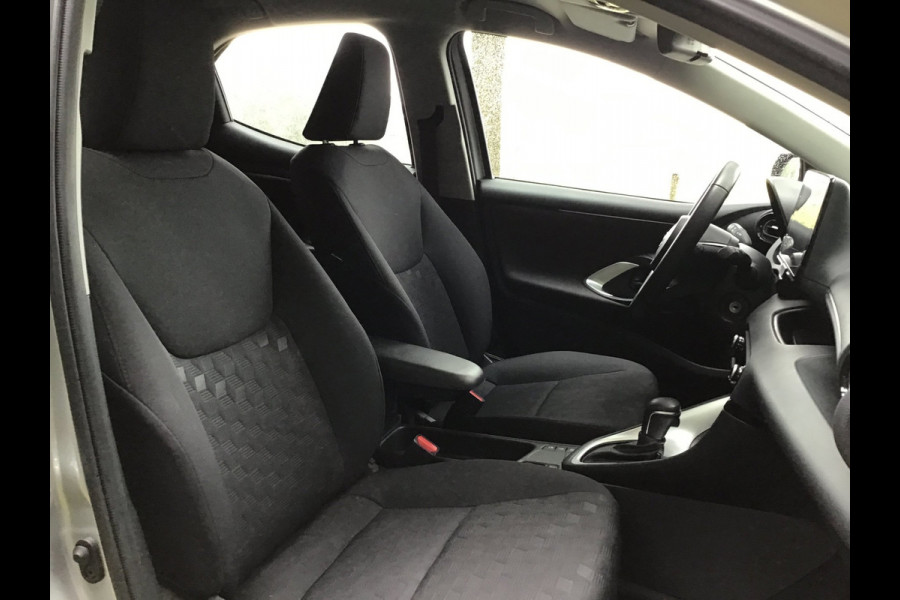 Mazda 2 Hybrid 1.5 Centre-line / Toyota Yaris