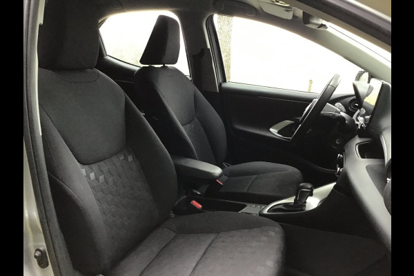 Mazda 2 Hybrid 1.5 Centre-line / Toyota Yaris