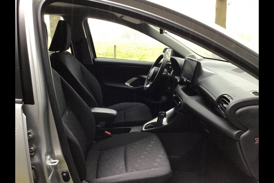 Mazda 2 Hybrid 1.5 Centre-line / Toyota Yaris