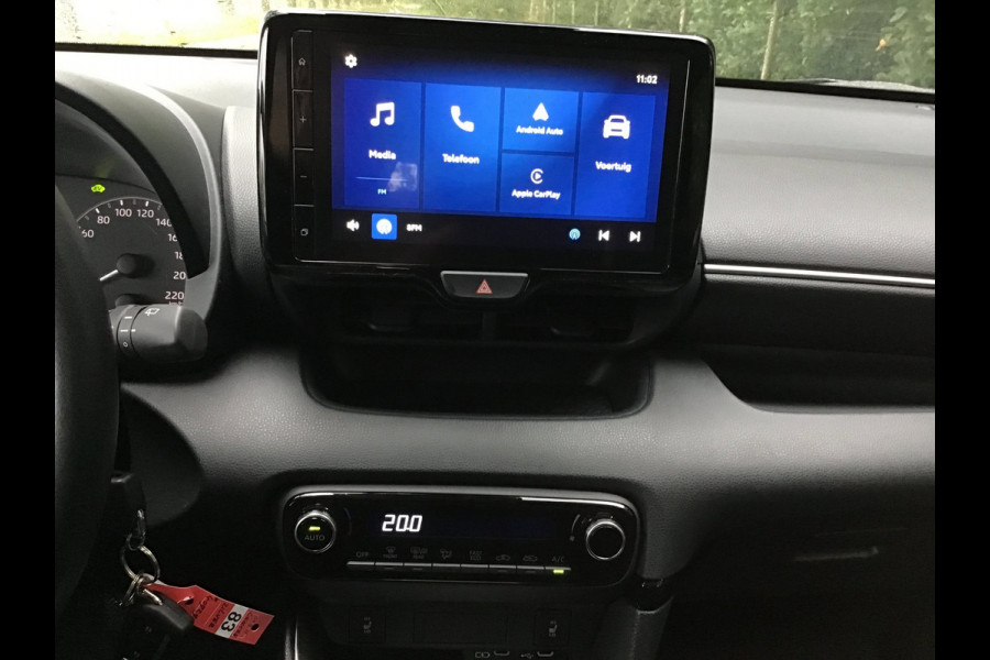 Mazda 2 Hybrid 1.5 Centre-line / Toyota Yaris