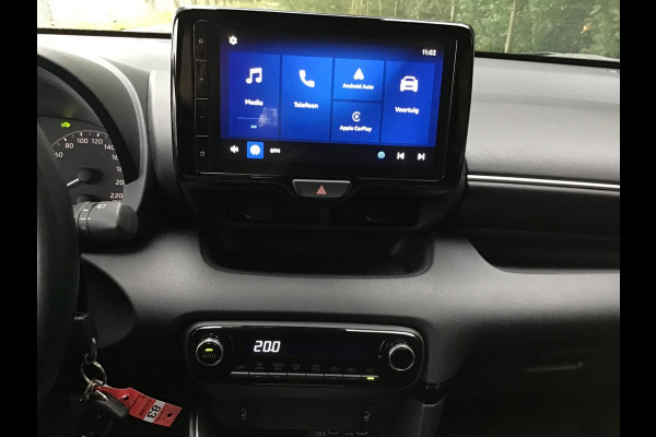 Mazda 2 Hybrid 1.5 Centre-line / Toyota Yaris