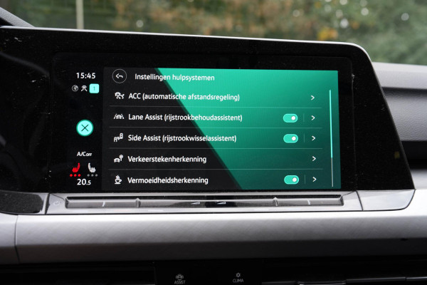 Volkswagen Golf 1.5 eTSI Pano | H&K | Camera | Dodehoek | Ambient |