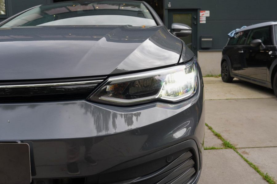 Volkswagen Golf 1.5 eTSI Pano | H&K | Camera | Dodehoek | Ambient |