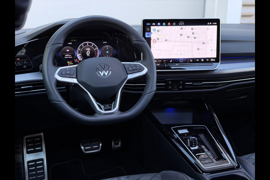 Volkswagen Golf 1.5 eTSI R-Line Pano/H&K/360/Trekhaak