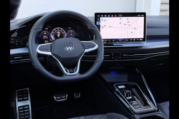 Volkswagen Golf 1.5 eTSI R-Line Pano/H&K/360/Trekhaak