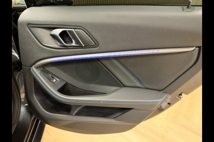 BMW 2 Serie Gran Coupé 218i AUT Executive Edition M-SPORT NAVI CAMERA PDC V+A CARPLAY