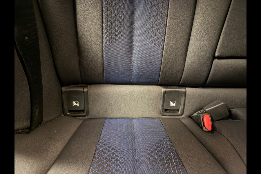 BMW 2 Serie Gran Coupé 218i AUT Executive Edition M-SPORT NAVI CAMERA PDC V+A CARPLAY