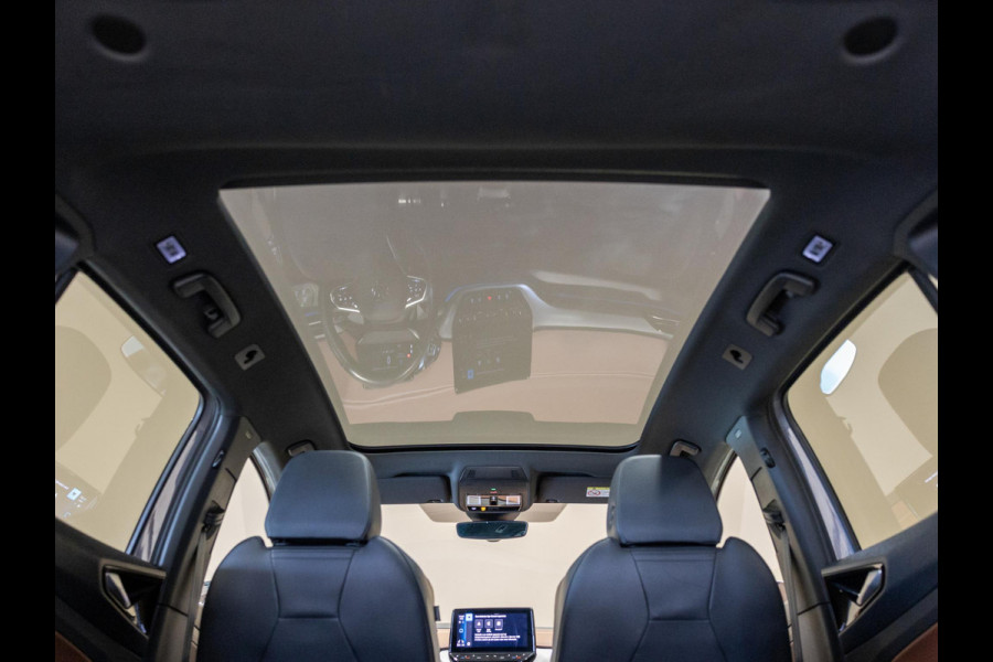 Volkswagen ID.4 Family 77 kWh SOH 92% / 204pk / NAP / Warmtepomp / Panorama dak / Achteruitrij camera / Stoelverwarming /