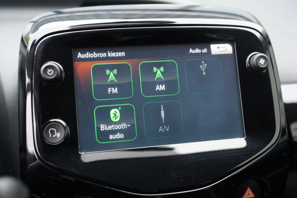 Peugeot 108 1.0 e-VTi GT-Line|Prijs rijklaar incl. 12 mnd garantie| Camera Carplay Airco LMV Bluetooth Keyless entry + start
