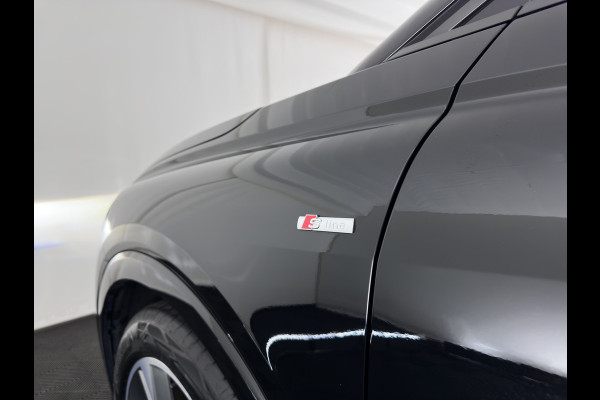 Audi Q4 e-tron 40 S edition 77 kWh (3-Fase-11kW) (INCL.BTW) *HEAT-PUMP | LEATHER-FABRIC | MATRIX-LED | ADAPTIVE-CRUISE | CAMERA | DIGI-COCKPIT | KEYLESS | AMBIENT-LIGHT | AUDI-SOUND | NAVI-FULLMAP | PRIVACY-GLASS | ECC | PDC | 20''ALU*