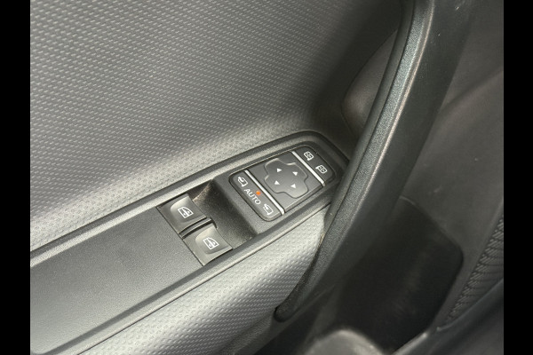 Mercedes-Benz Citan 112 1.5 CDI Automaat Led Climate Control Cruise Control Trekhaak Imperiaal Carplay Camera Navigatie Parkeersensoren