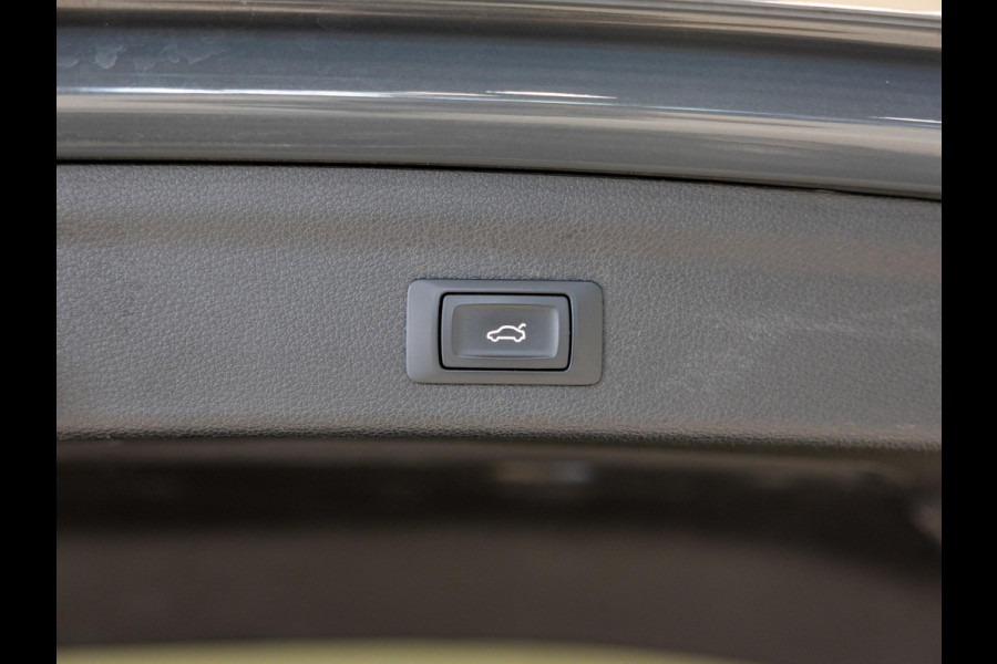 Audi Q3 35 TFSI Advanced Pro Line Business / 150pk / Stoelverwarming / Leder / Apple CarPlay /