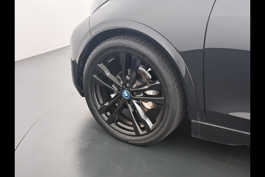 BMW i3 120Ah 42 kWh Warmtepomp Sportpakket Leer Navi Ecc Pdc Tel. Usb 20'LM CruiseControl Stoelverw. KeylessStart Isofix Led Aut.Verlichting Elek.Ramen Comfort pakket