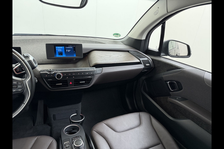 BMW i3 120Ah 42 kWh Warmtepomp Sportpakket Leer Navi Ecc Pdc Tel. Usb 20'LM CruiseControl Stoelverw. KeylessStart Isofix Led Aut.Verlichting Elek.Ramen Comfort pakket
