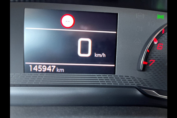 Peugeot 2008 1.2 PureTech Allure(clima,cruise,lmv,nwe-distributieset,bj21,15999,-)