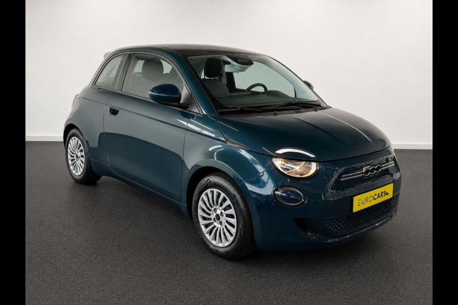 Fiat 500E 42 kWh Navigatie by Apple Carplay Android Auto camera Parkeersensoren rondom Dodehoekdetectie Cruise Control Stoelverwarming Keyless Entry Climate Control